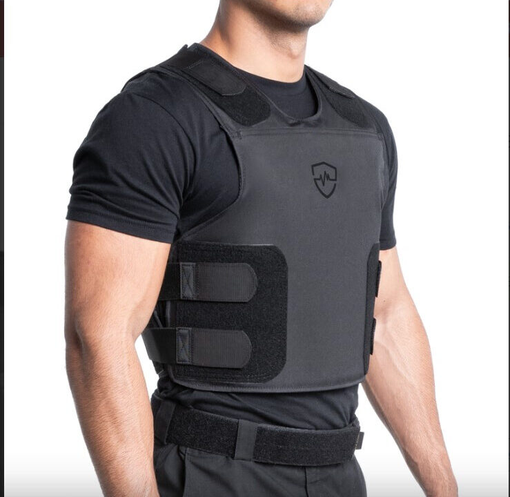 ConcealableVest2worn_1.jpg.acccfbc9